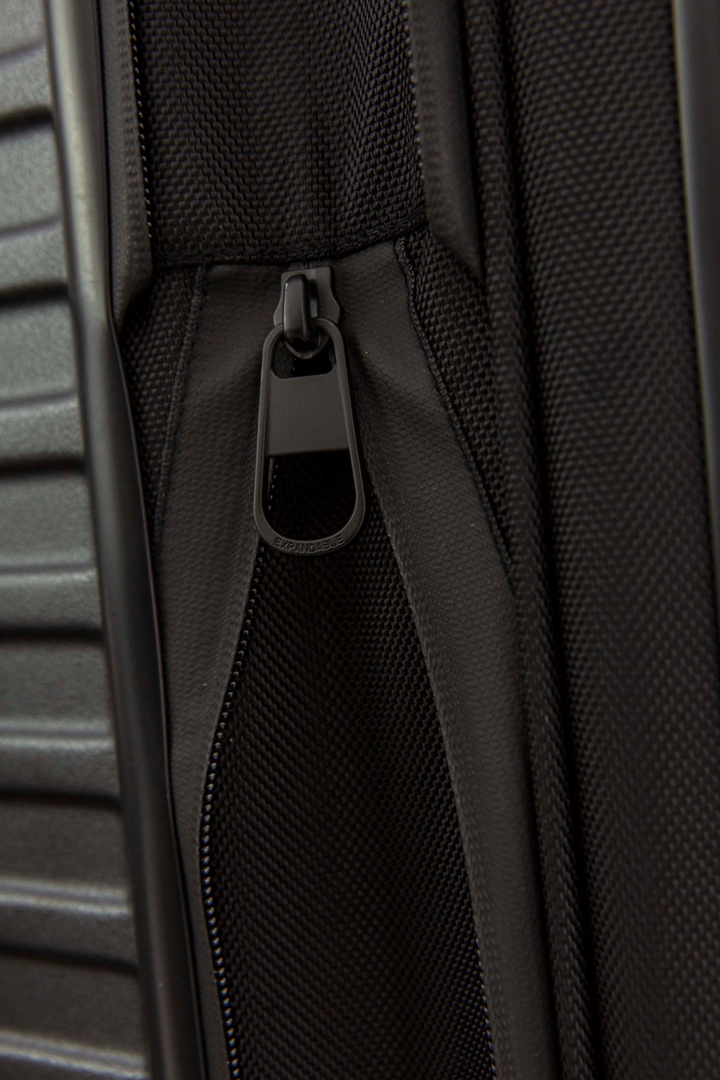 Resale The Carry-On Roller in Black