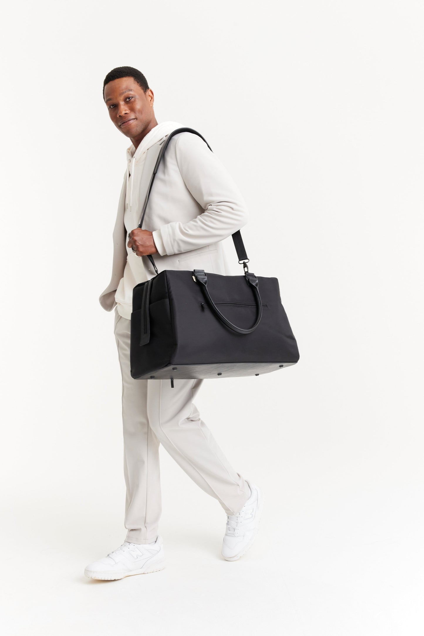 Resale The Commuter Duffle in Black