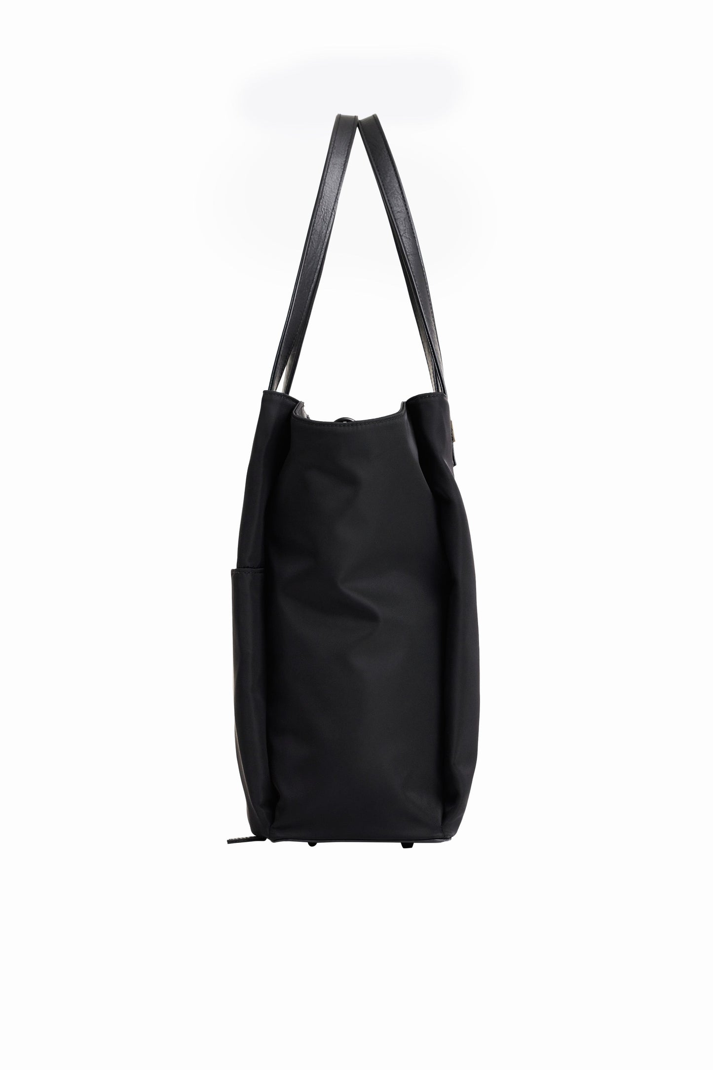 Resale The Commuter Tote in Black