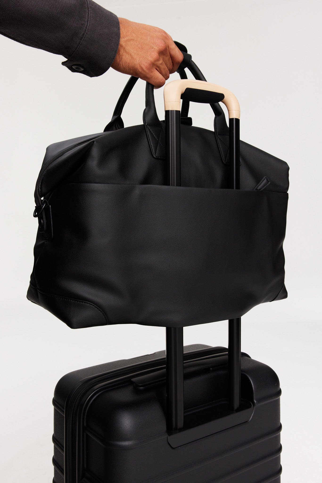 Resale The Premium Duffle in Black