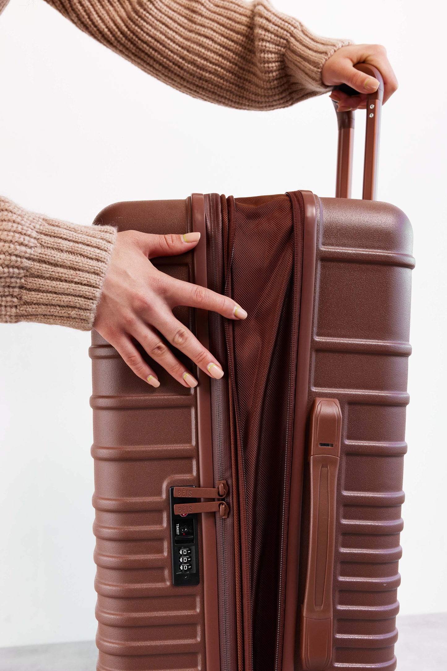 Resale The Carry-On Roller in Maple