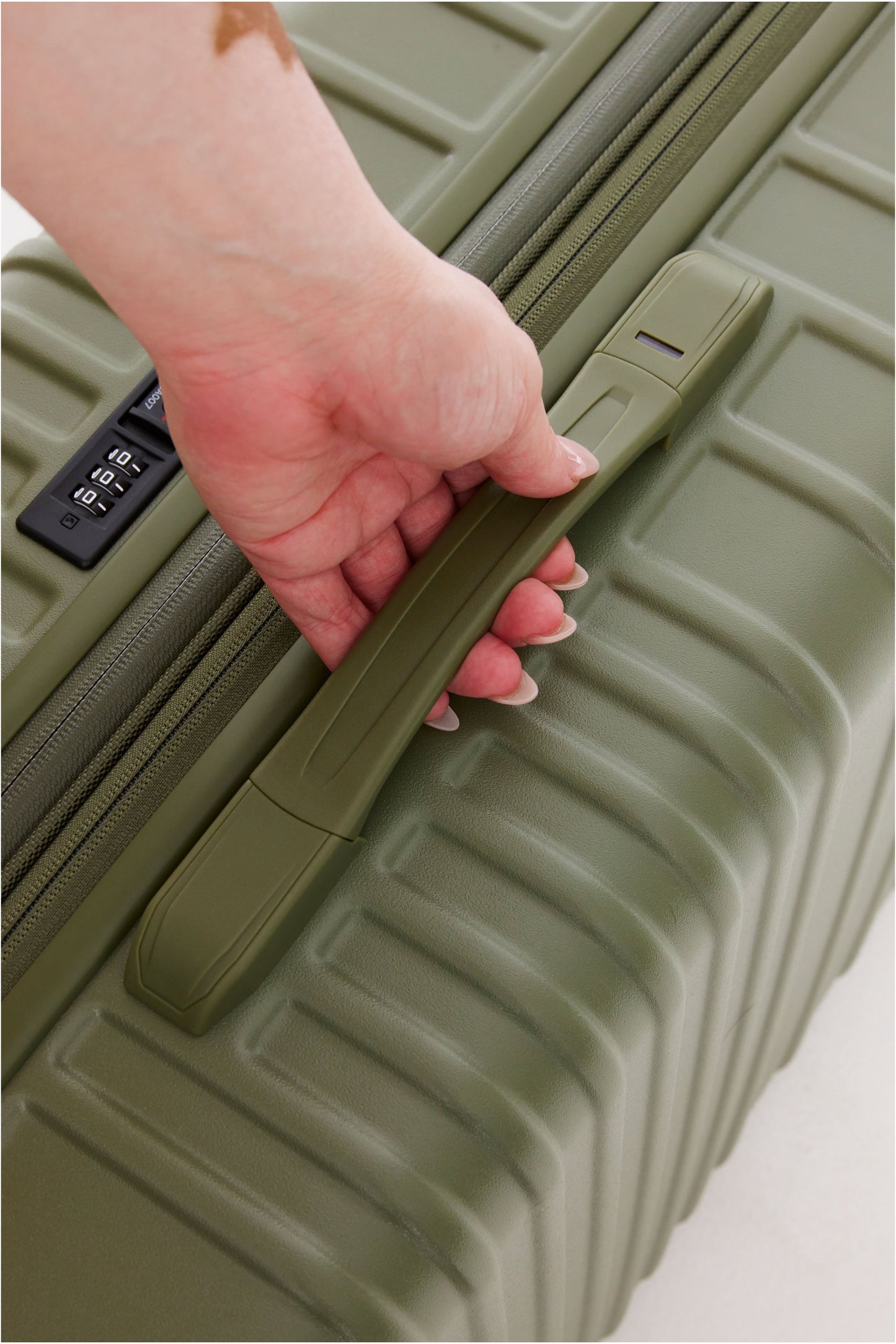 Resale The Carry-On Roller in Olive