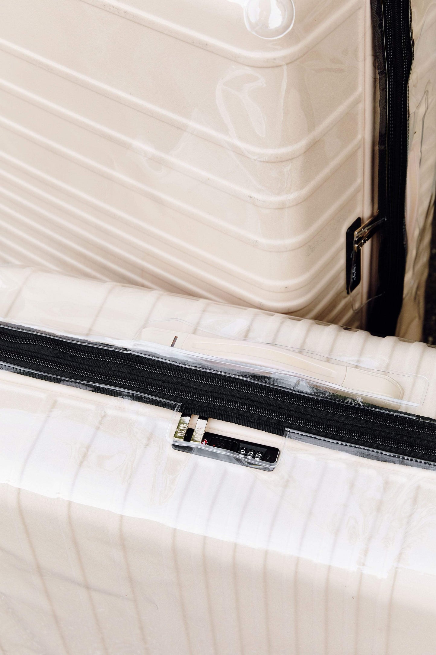 Resale The Medium Check-In Roller Luggage Cover